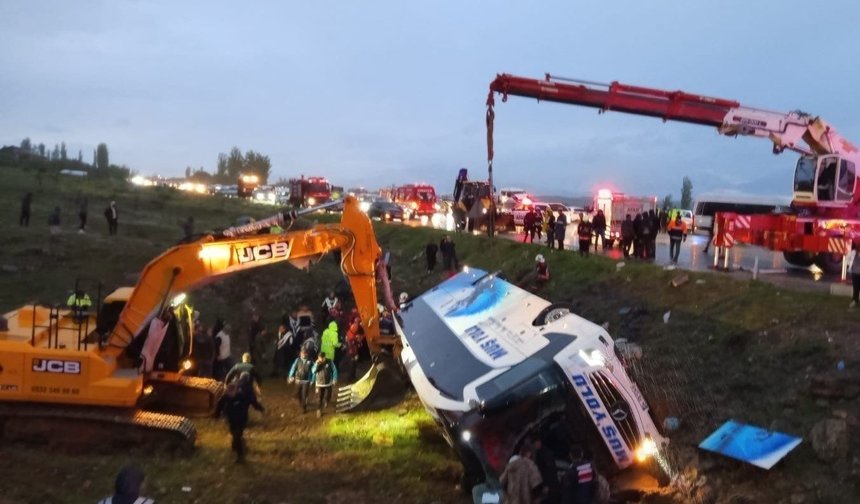 Malatya'daki feci kazada bilanço ağırlaştı: 4 ölü, çok sayıda yaralı!