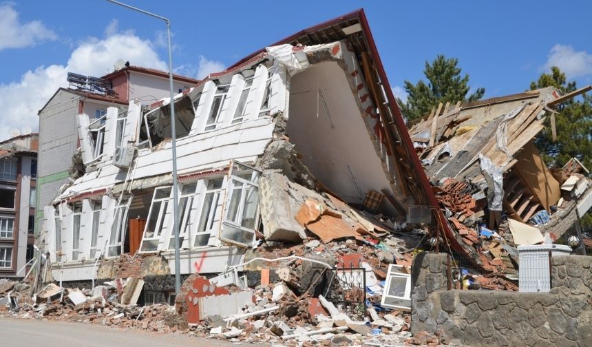 Malatyalı mimarlardan deprem çıkışı: "Günah keçisi değiliz!"