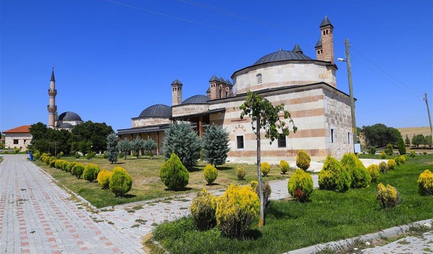 Malatya’nın sembol ismi Eskişehir’in kalbinde! Tarihi külliyenin hiç bilinmeyen mimari sırları