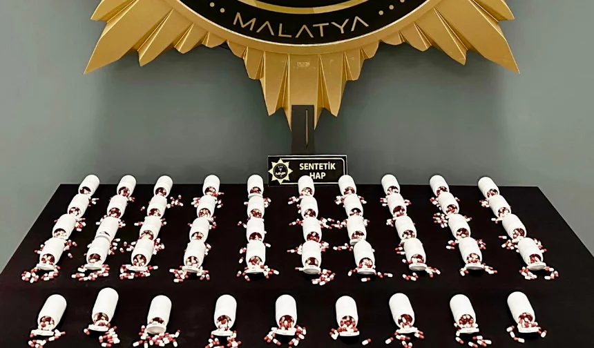 MAŞTİ’de zehir sevkiyatına büyük darbe: Yolcu değil, hap deposu çıktı!
