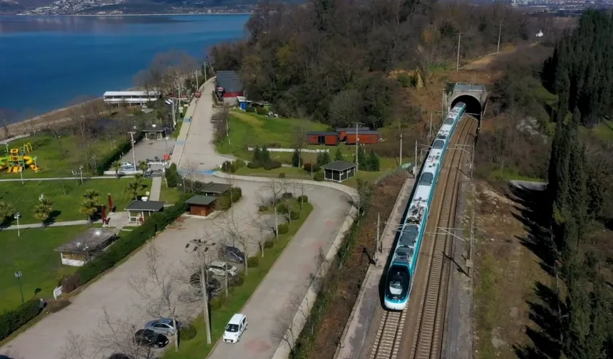 Milli Hızlı Tren saatte 240 kilometre hıza ulaştı!
