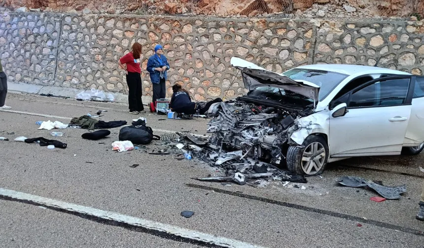 Akçadağ'da feci kaza: Biri çocuk 9 yaralı