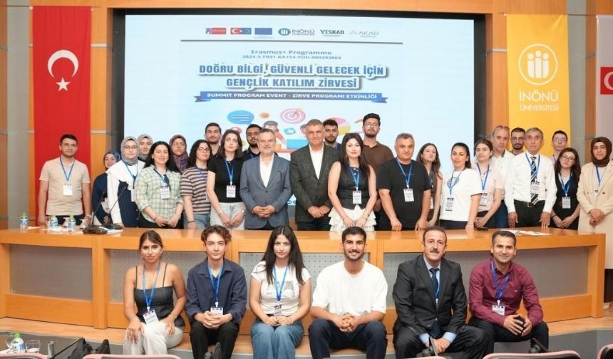 İletişimin ustaları İnönü'de buluştu: Dijital devrim mi dijital tehdit mi?