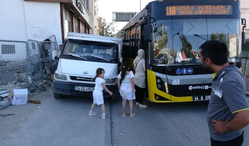 Kaldırım işgaline ibretlik ceza! Malatya’da hatalı park trafiği felç etti