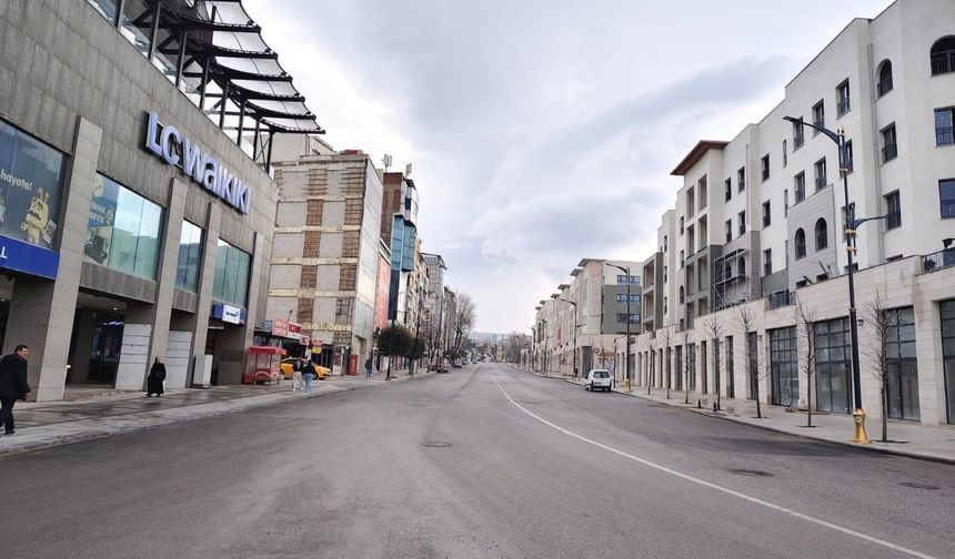 Malatya'da yarın bu yollardan geçecekler dikkat! 17 Temmuz'da hangi caddeler trafiğe kapanıyor?