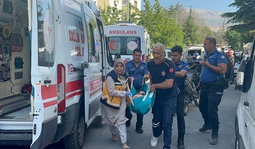 Malatya'da cinnet geçiren şahıs ailesini silahla yaraladı