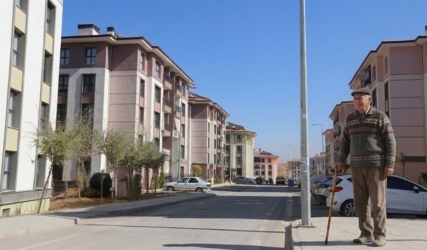 Malatya’da emekliler merkezden kaçıp İkizce TOKİ'ye sığınıyor