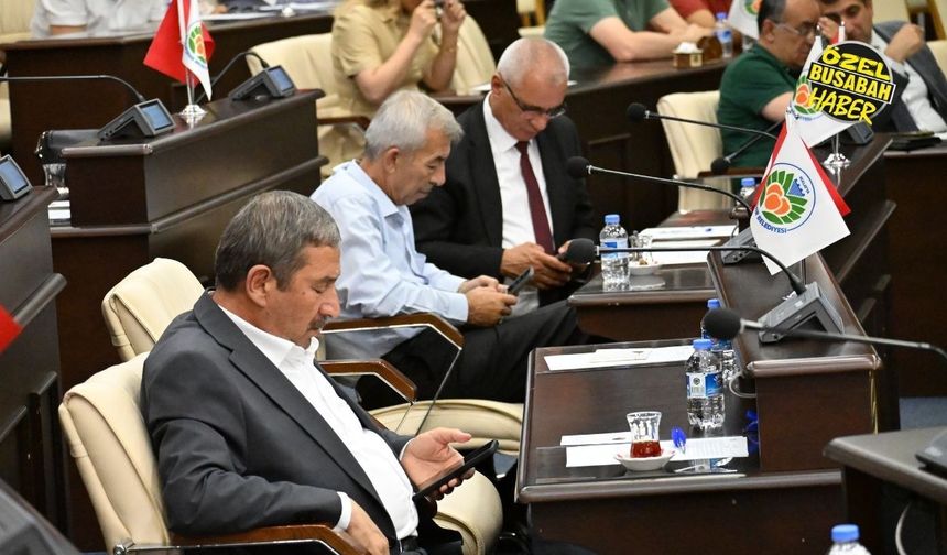 Malatya’da vekalet kimlerin elinde? Mecliste "telefon" ciddiyetsizliği!