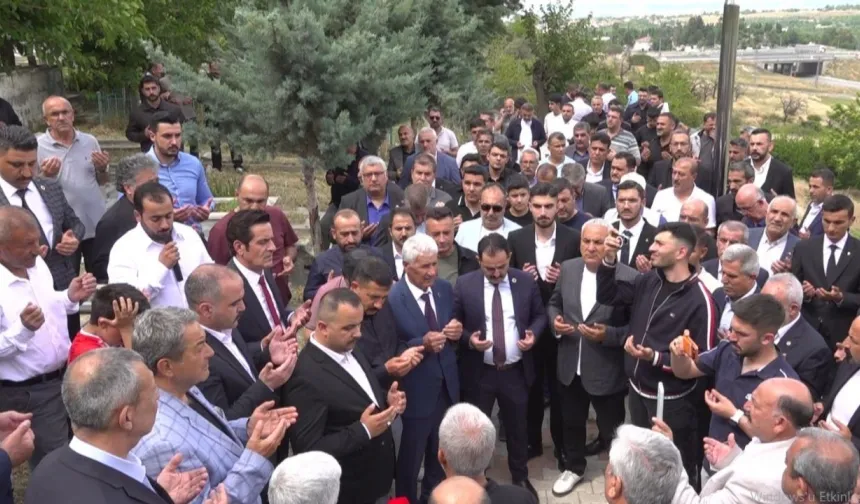 MHP’li yeni yönetimin ilk durağı şehitlik oldu