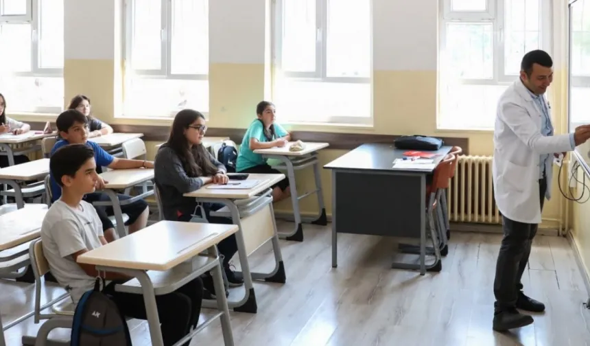 Malatya’da eğitim yatırımlarında büyük hamle: Depremin yaraları sarılıyor
