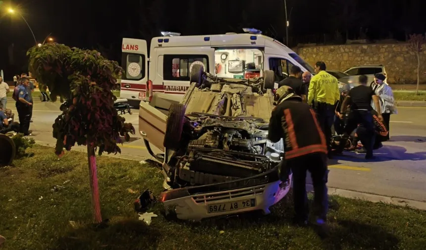 Tecde’de geceyi bölen kaza! 2 kişiyi itfaiye ekipleri araçtan zor çıkardı