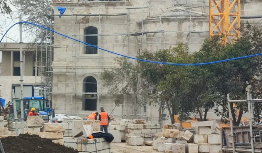 Yeni Camii önündeki Gedaş prefabriği ne zaman kaldırılacak?
