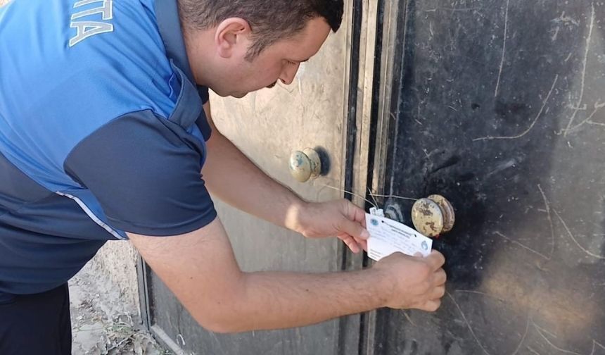 Malatya Battalgazi’de ruhsatsız ıskarta kayısı deposu mühürlendi