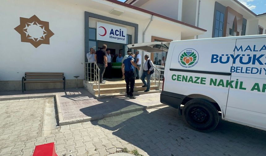 Malatya Mahmutlu Mahallesi’nde evinde ağır yaralı bulunan 58 yaşındaki şahıs yaşamını yitirdi!