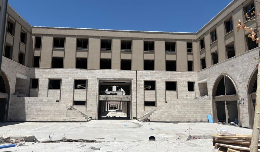 Yeni Cami arkasında yeni ticaret alanı: Malatya çarşısı yeniden kuruluyor