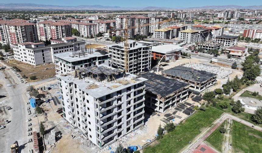 Müjdeyi Başkan Geçit verdi! Yeşilyurt’ta "Yerinde Dönüşüm" süreci tamamlandı!