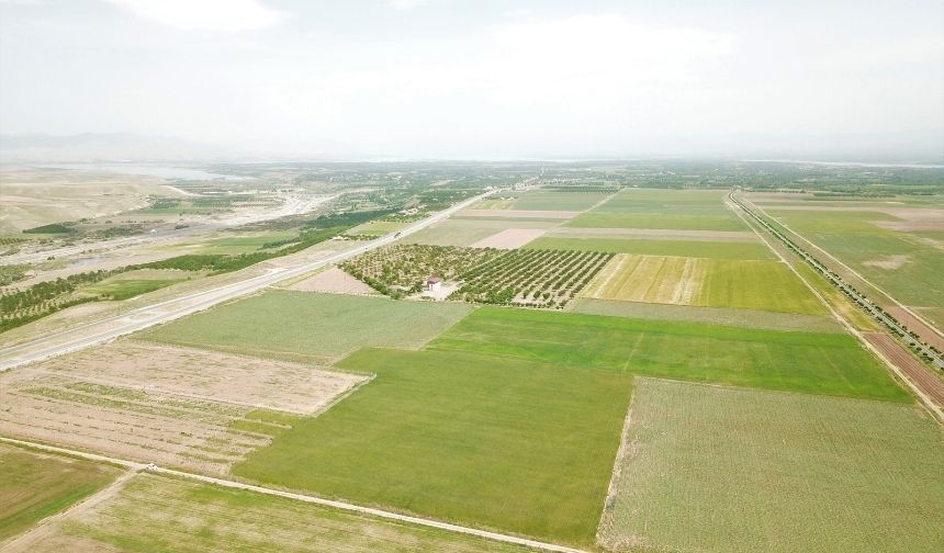 Yüzeyi verim kaynıyor, derini su tutmuyor: Malatya Ovası'nın coğrafi çelişkisi