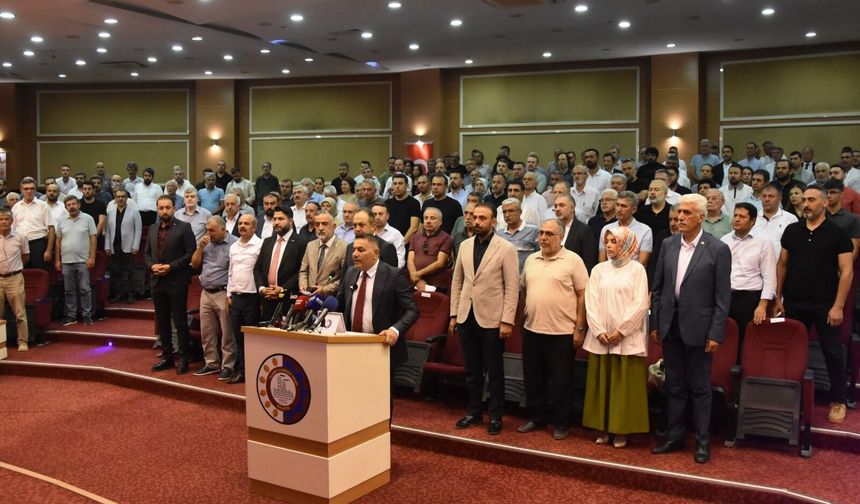Başkan Sadıkoğlu deprem bölgesinin ortak sesi oldu
