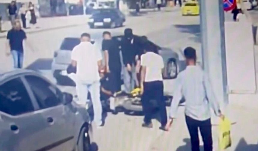Saniye saniye kaydedildi: Malatya’da çarpmamak için direksiyon kırdı, panoya çar